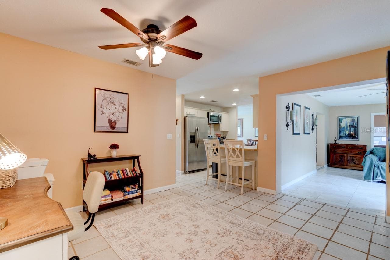 Single Family Residence at 16 LAUREL OAKS CIR, ORMOND BEACH, photo 13 of 46