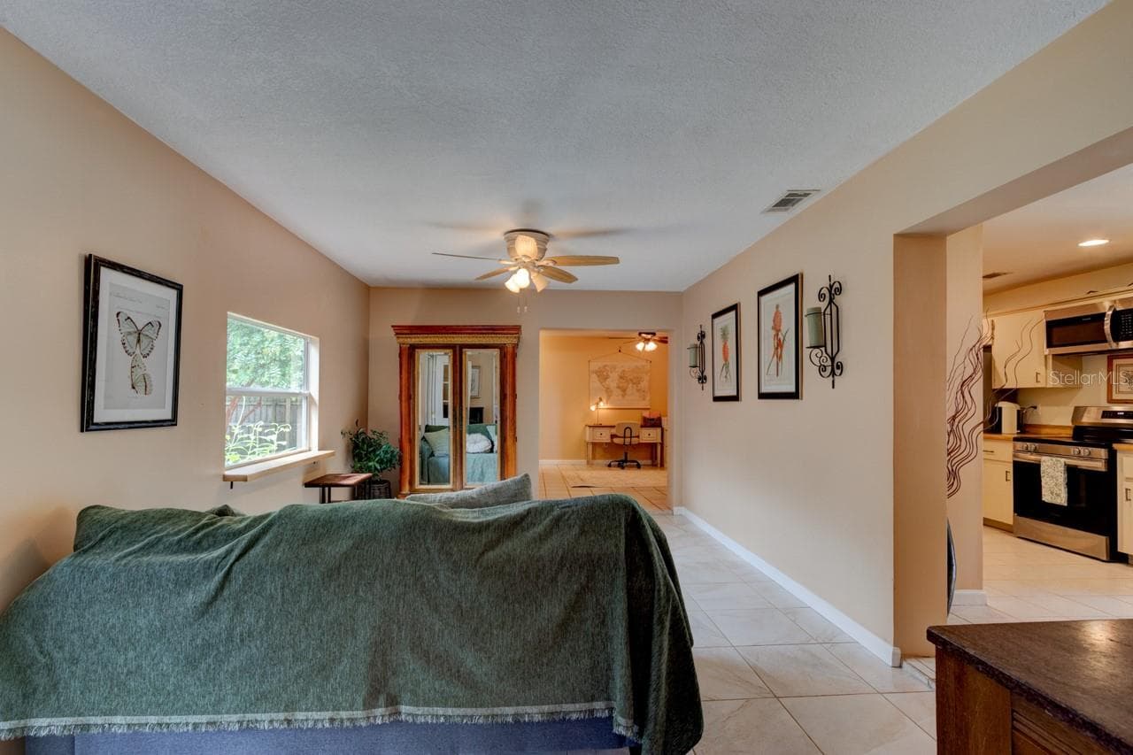 Single Family Residence at 16 LAUREL OAKS CIR, ORMOND BEACH, photo 14 of 46