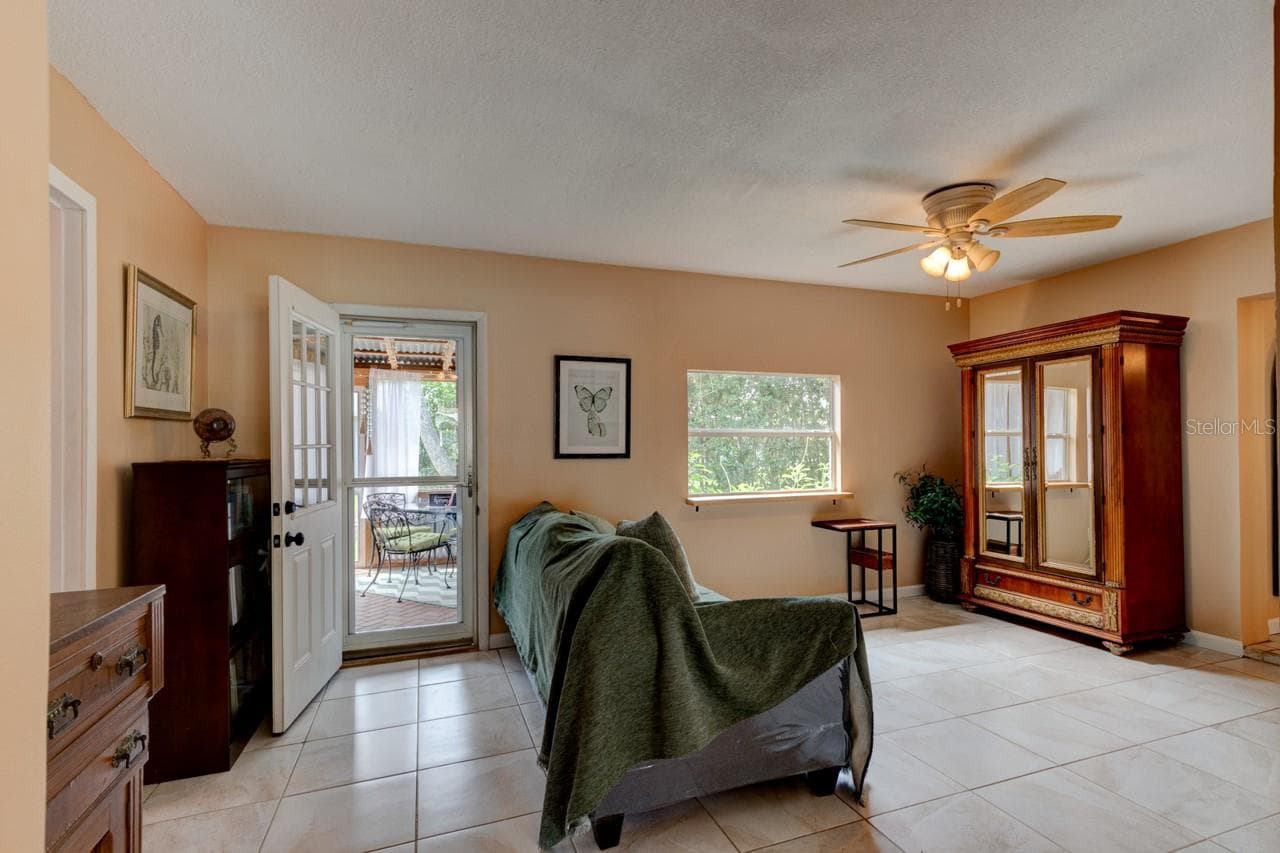 Single Family Residence at 16 LAUREL OAKS CIR, ORMOND BEACH, photo 15 of 46