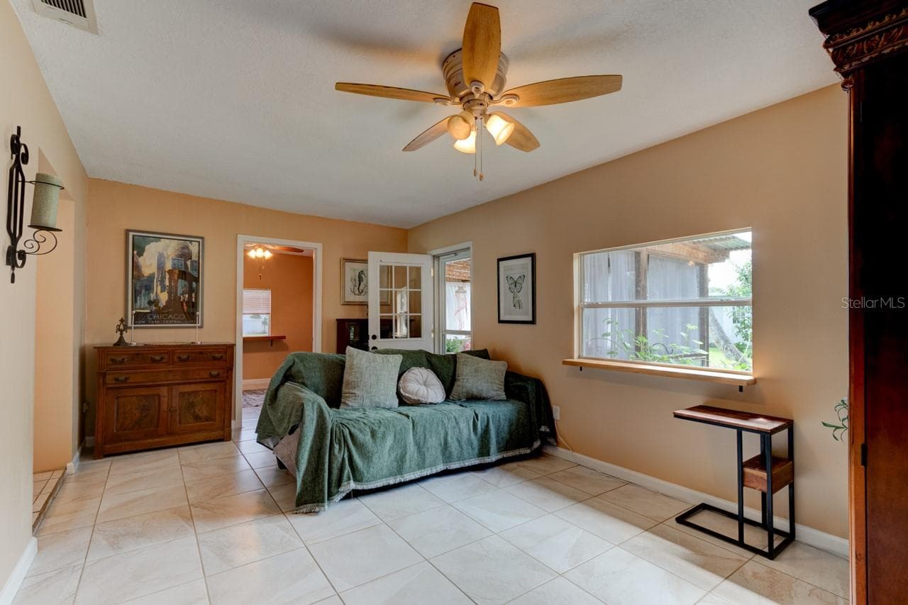 Single Family Residence at 16 LAUREL OAKS CIR, ORMOND BEACH, photo 16 of 46