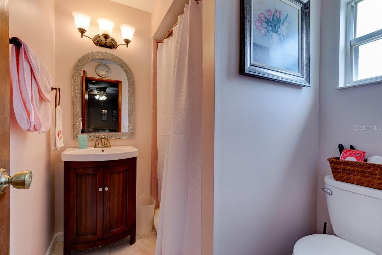Single Family Residence at 16 LAUREL OAKS CIR, ORMOND BEACH, photo 22 of 46