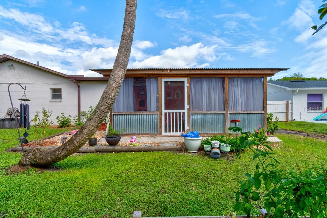 Single Family Residence at 16 LAUREL OAKS CIR, ORMOND BEACH, photo 28 of 46