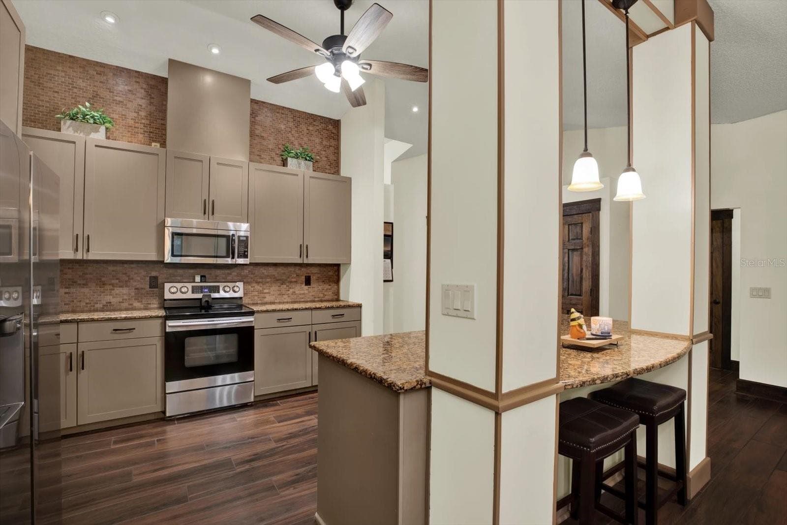 Single Family Residence at 18671 AUTUMN LAKE AVE, HUDSON, photo 12 of 45