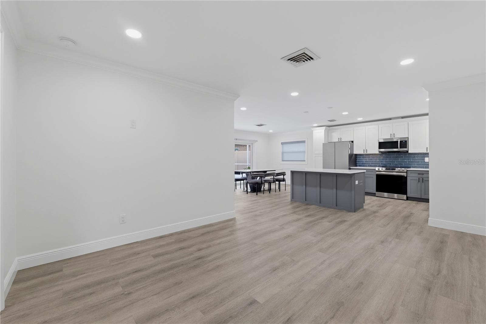Single Family Residence at 4411 15TH ST N, ST PETERSBURG, photo 6 of 32