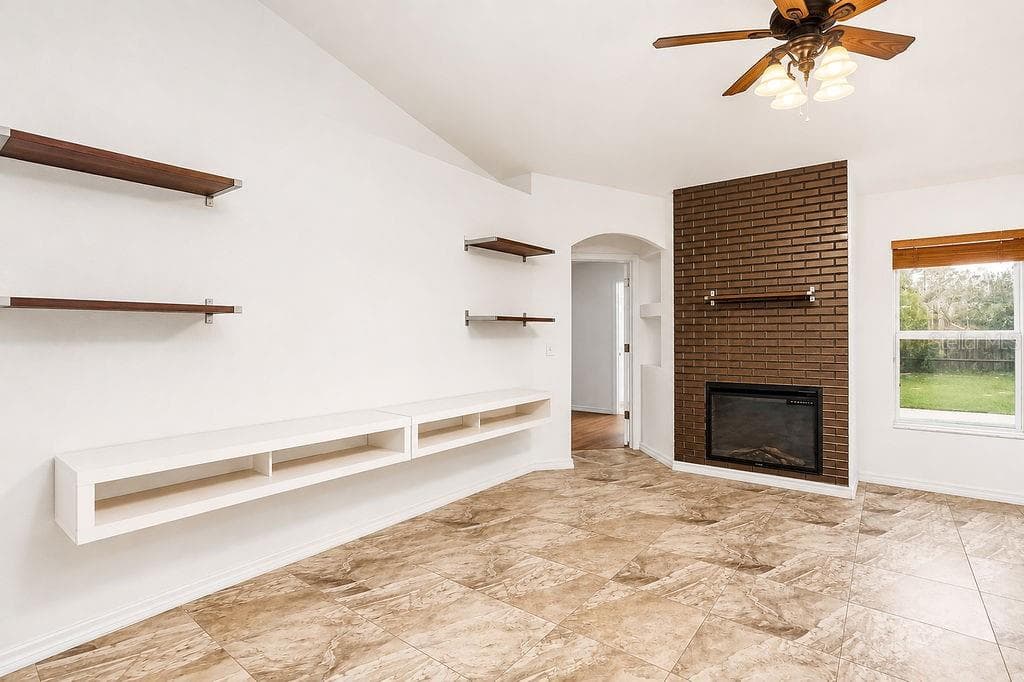 Family Room - 2007 N PARKTON DR, DELTONA