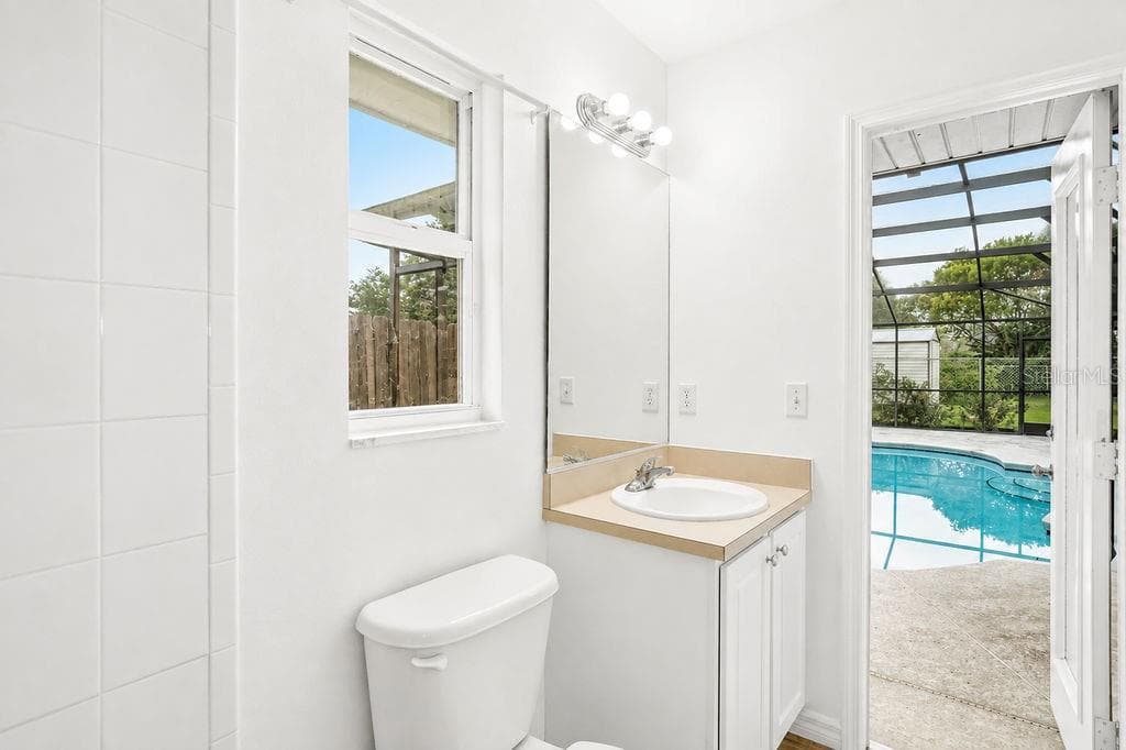 2nd Primary Bathroom - 2007 N PARKTON DR, DELTONA