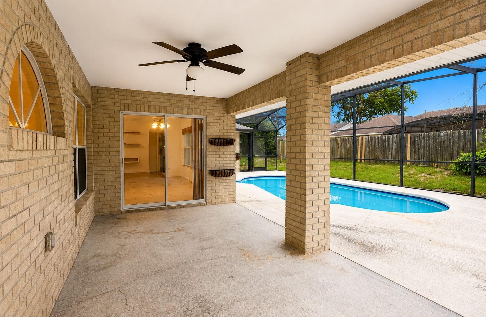 Lanai / pool area - 2007 N PARKTON DR, DELTONA
