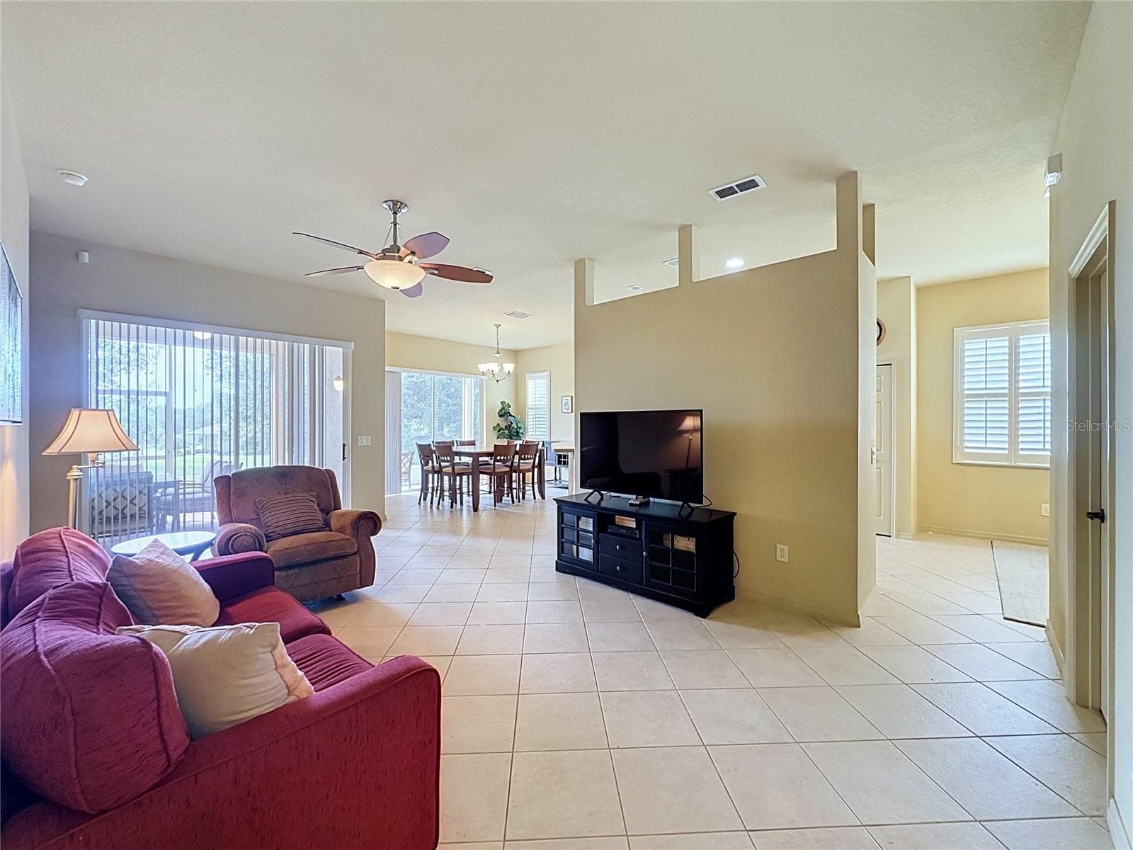 Single Family Residence at 122 FLAME VINE WAY, GROVELAND, photo 8 of 64