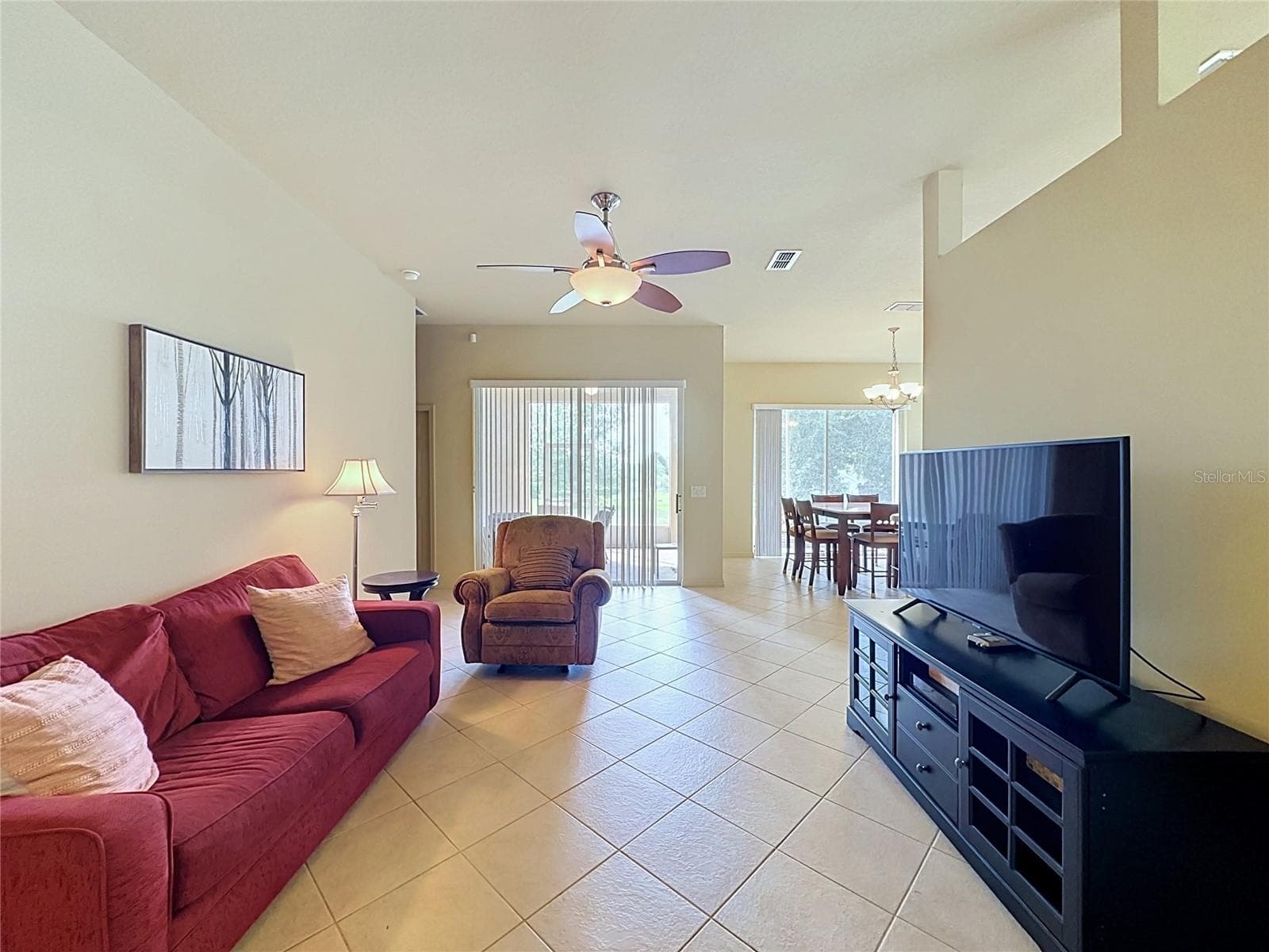 Single Family Residence at 122 FLAME VINE WAY, GROVELAND, photo 9 of 64