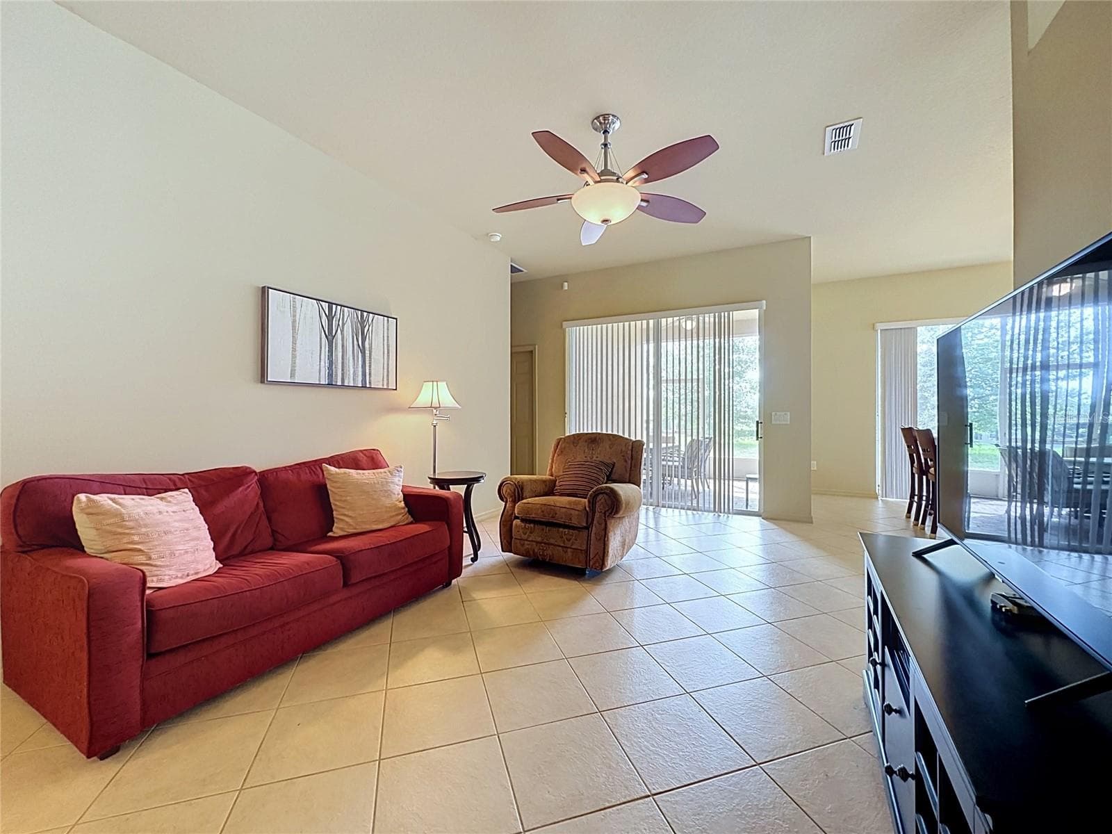 Single Family Residence at 122 FLAME VINE WAY, GROVELAND, photo 10 of 64