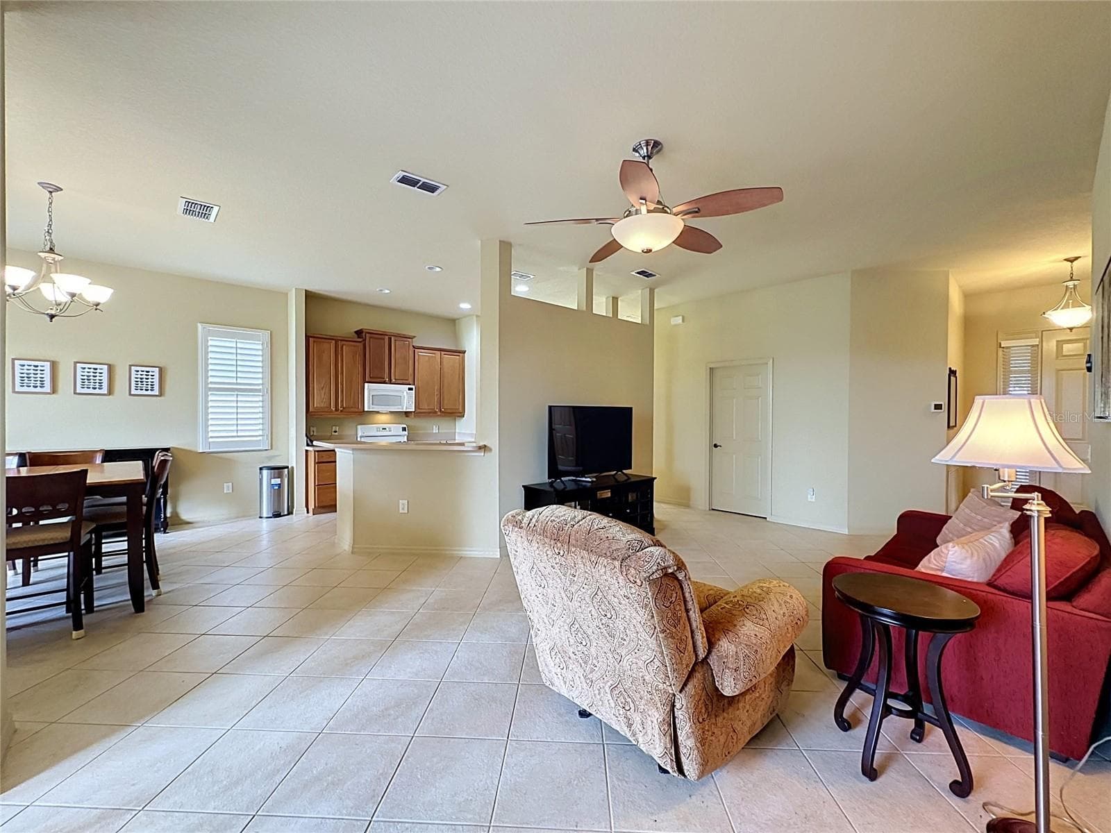 Single Family Residence at 122 FLAME VINE WAY, GROVELAND, photo 13 of 64