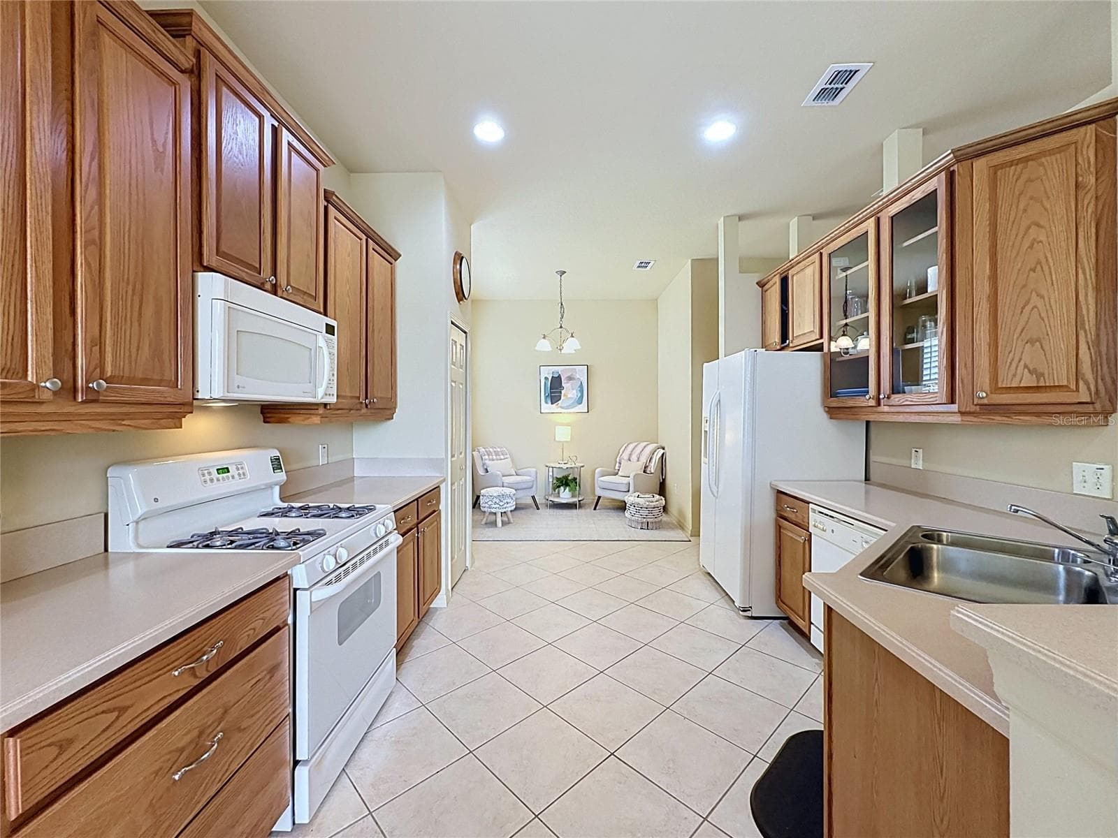 Single Family Residence at 122 FLAME VINE WAY, GROVELAND, photo 17 of 64