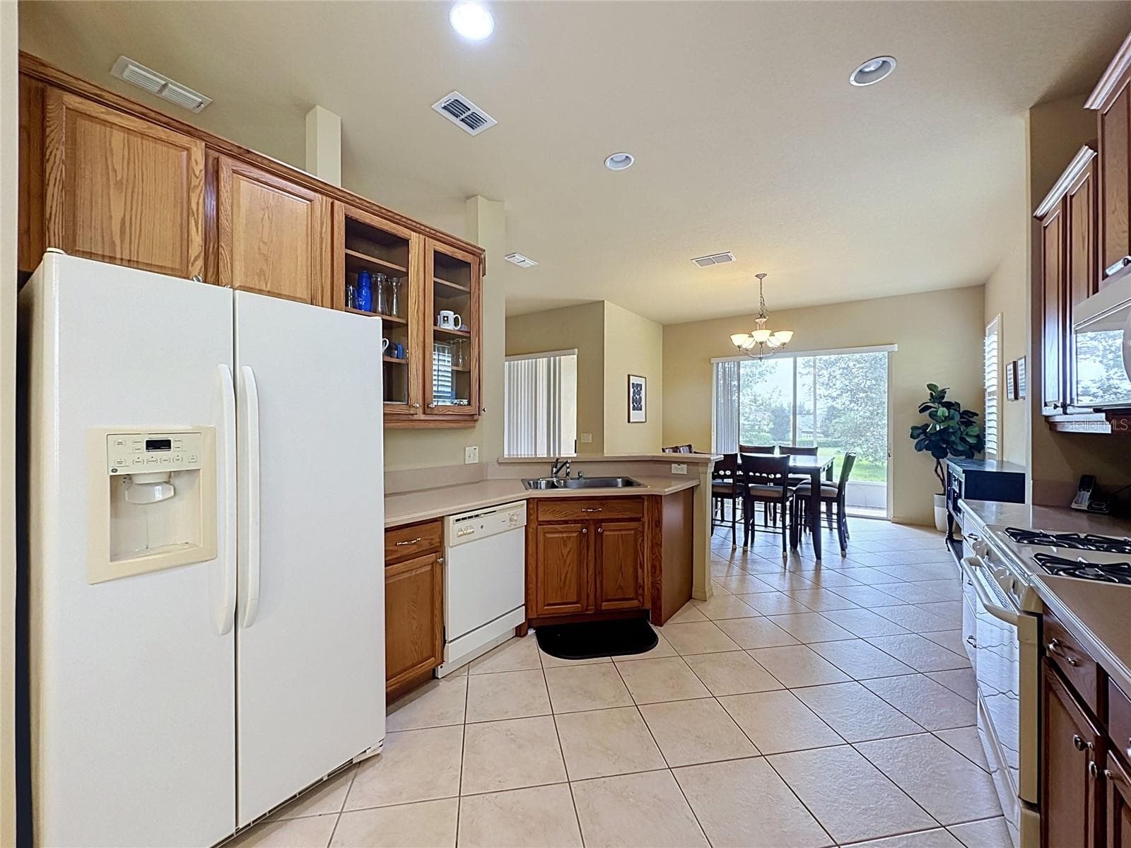 Single Family Residence at 122 FLAME VINE WAY, GROVELAND, photo 20 of 64