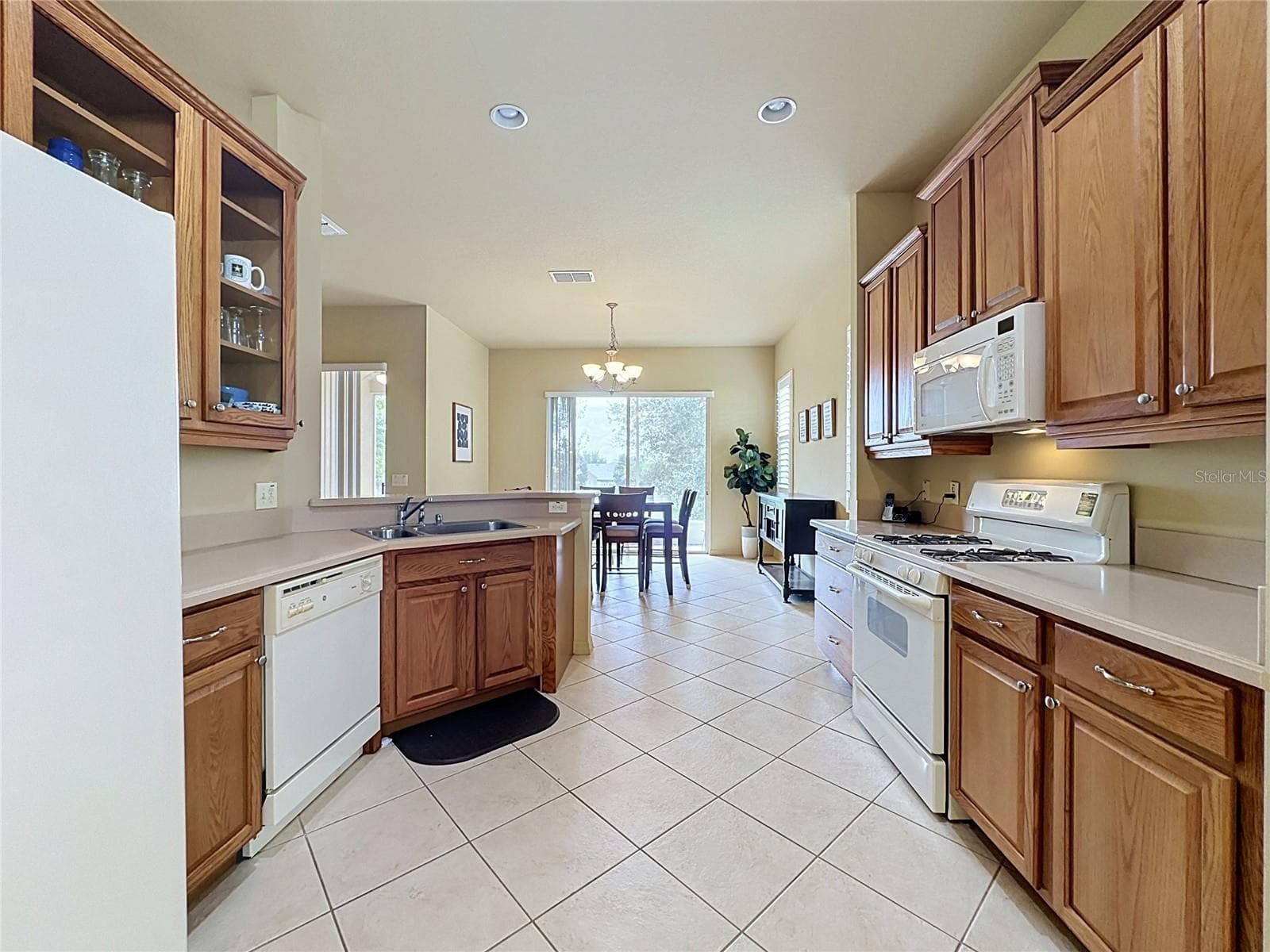 Single Family Residence at 122 FLAME VINE WAY, GROVELAND, photo 21 of 64
