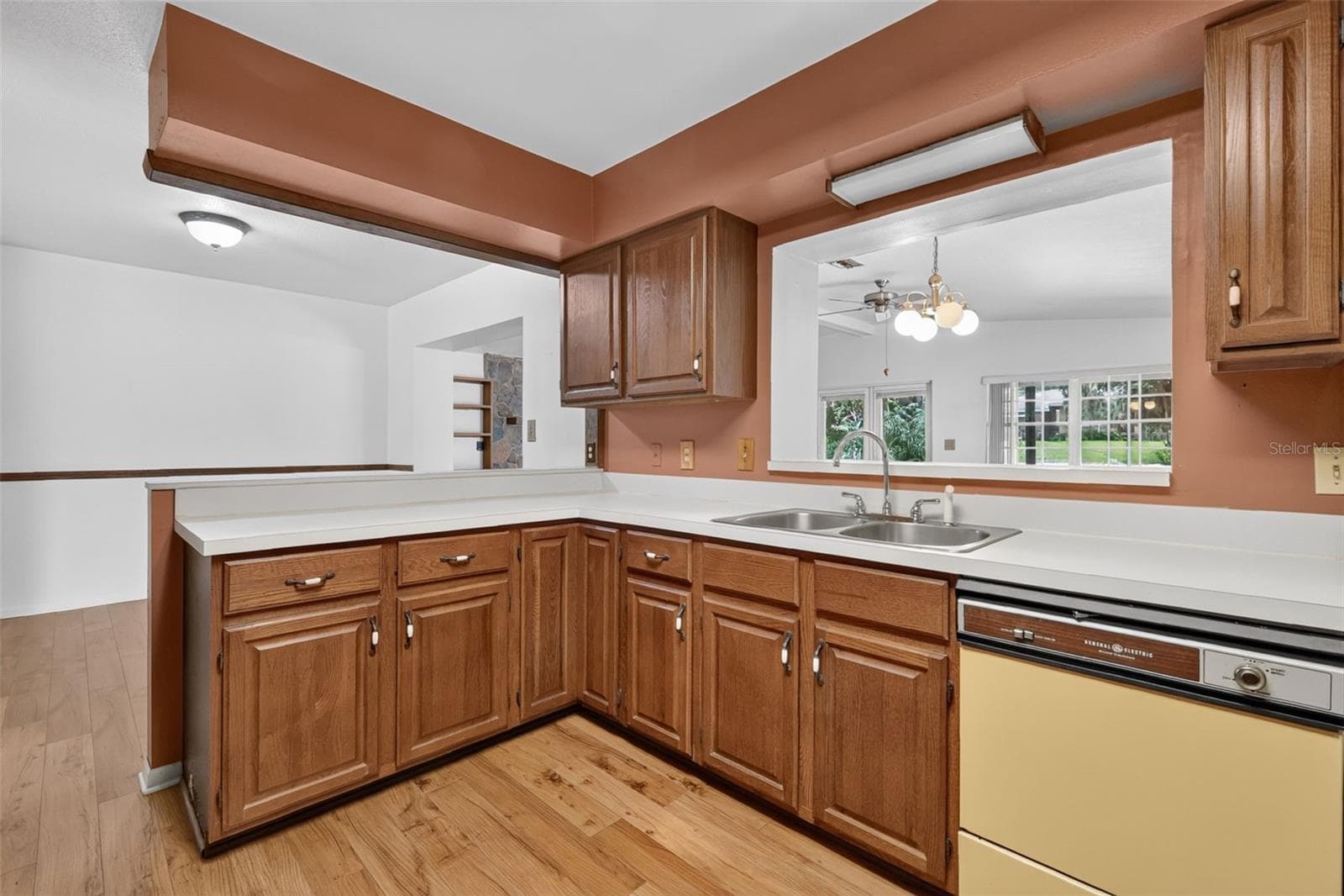 Single Family Residence at 8050 SPRING DR, YALAHA, photo 15 of 37
