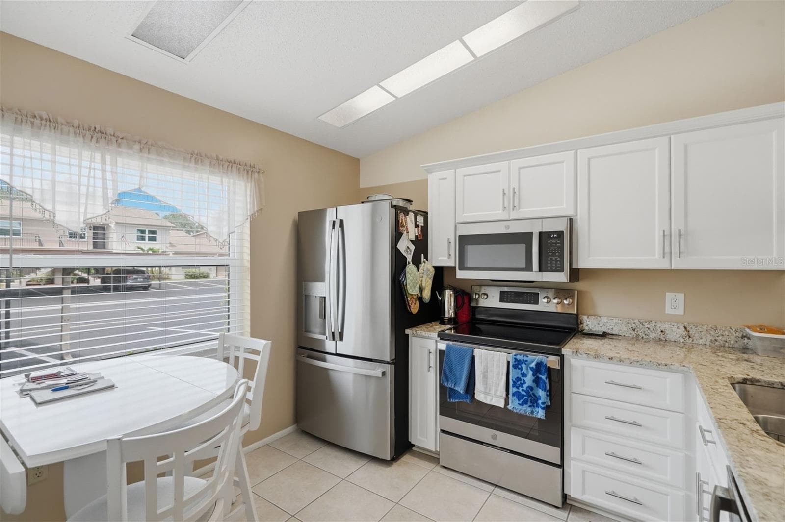 Condominium at 3828 SAILMAKER LN, HOLIDAY, photo 5 of 30