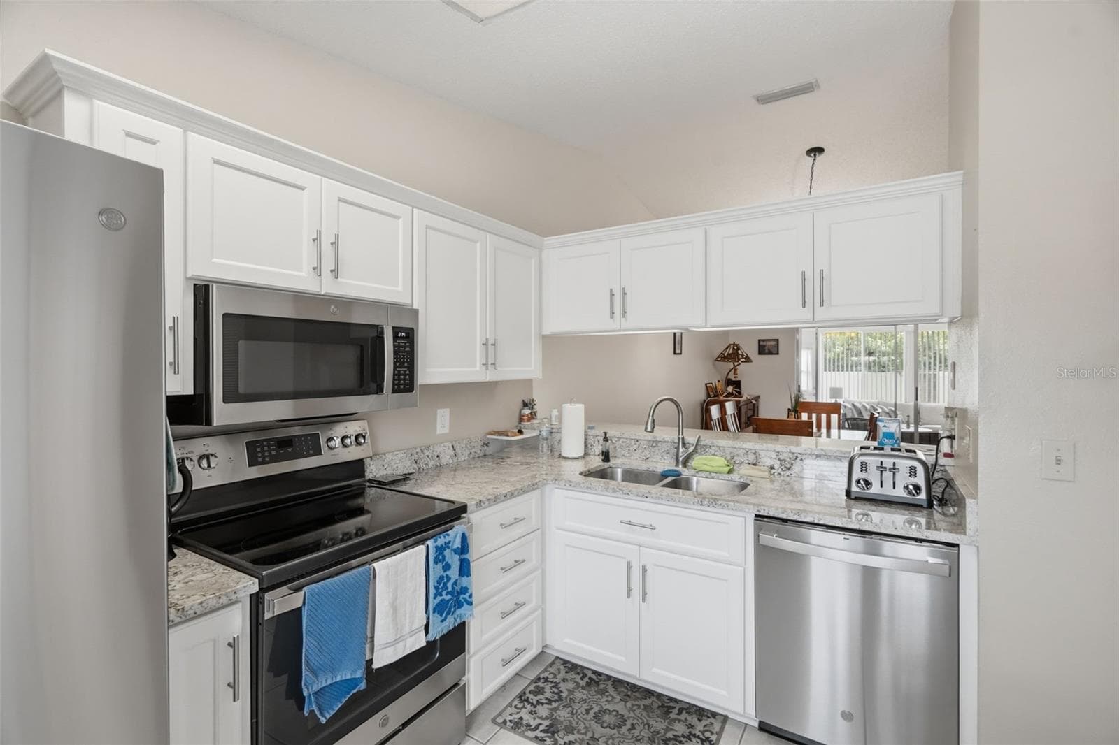 Condominium at 3828 SAILMAKER LN, HOLIDAY, photo 6 of 30