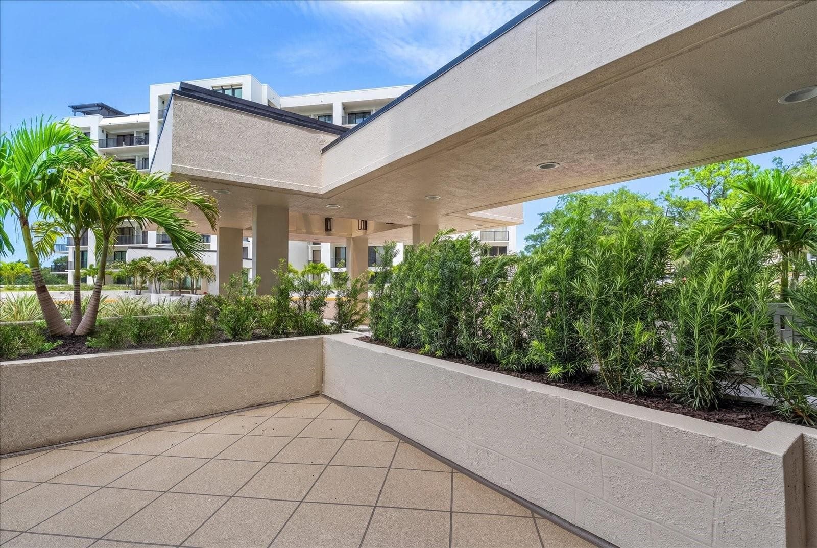 Condominium at 6 BELLEVIEW BLVD #105, BELLEAIR, photo 36 of 58