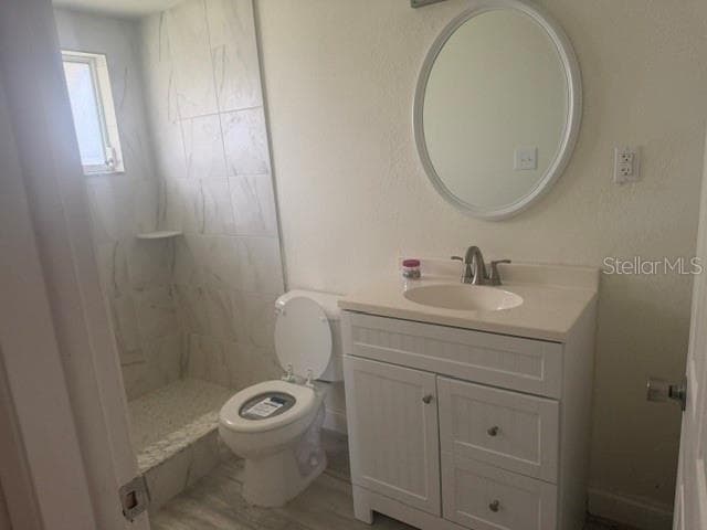 bathroom - 30 S DESOTO ST, BEVERLY HILLS