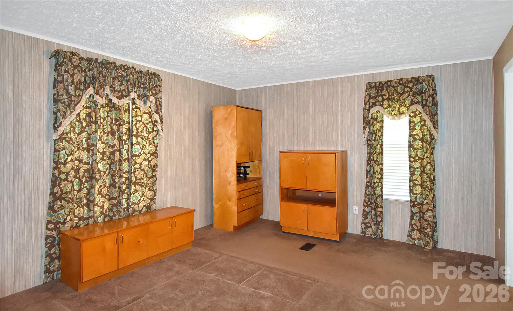 Single Family Residence at 432 Forest Place NW, Lenoir, photo 15 of 27