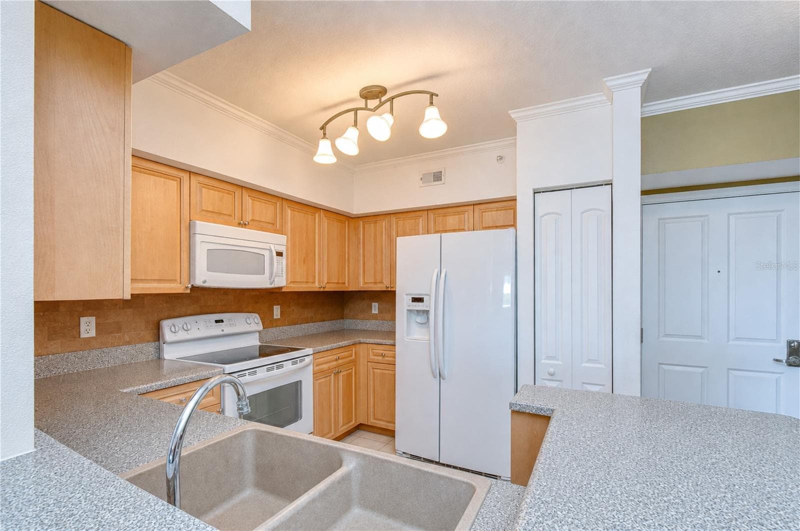 Condominium at 4516 SEAGULL DR #318, NEW PORT RICHEY, photo 17 of 51