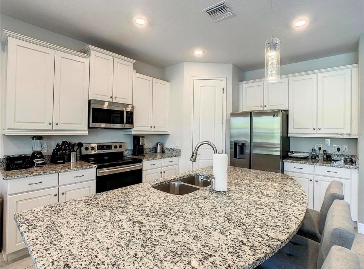 Single Family Residence at 448 SOUTHFIELD ST, KISSIMMEE, photo 8 of 43