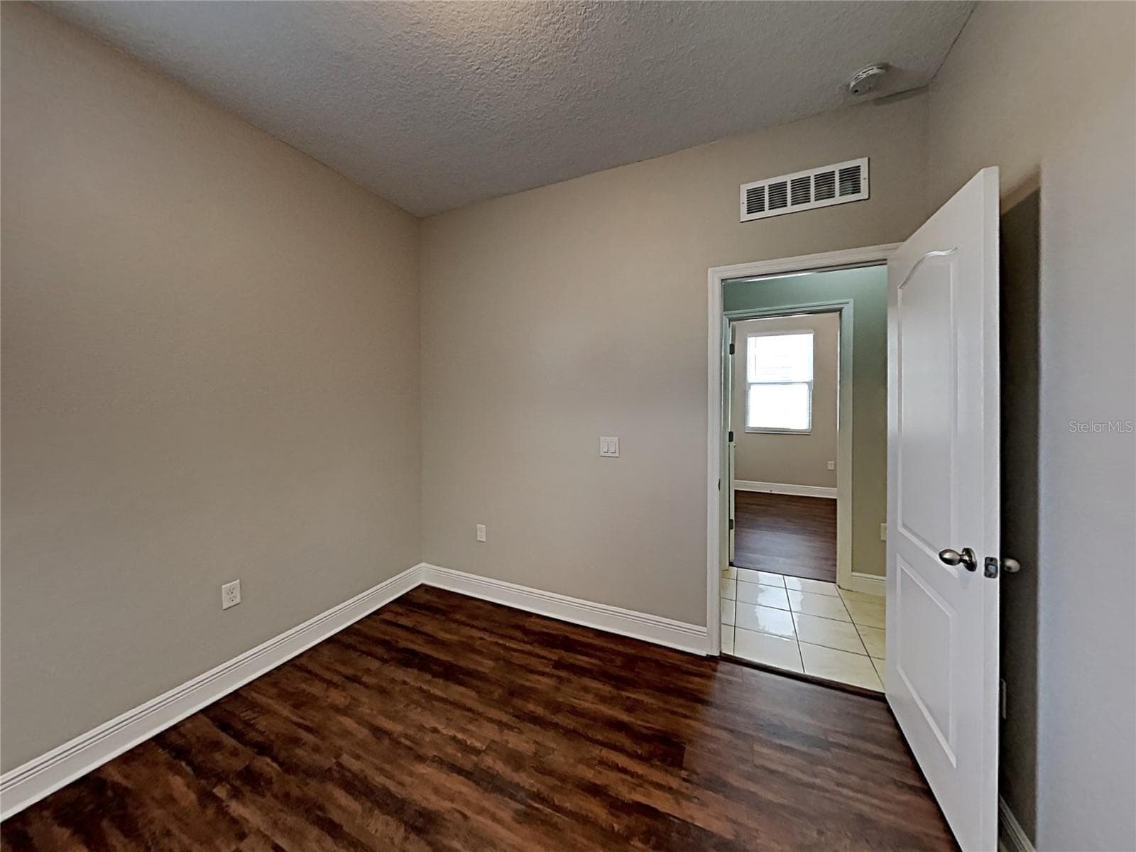 Single Family Residence at 7033 FEATHER WOOD DR, RUSKIN, photo 3 of 17