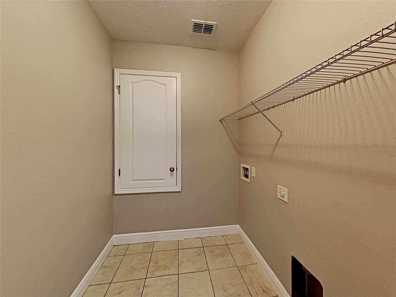 Single Family Residence at 7033 FEATHER WOOD DR, RUSKIN, photo 6 of 17