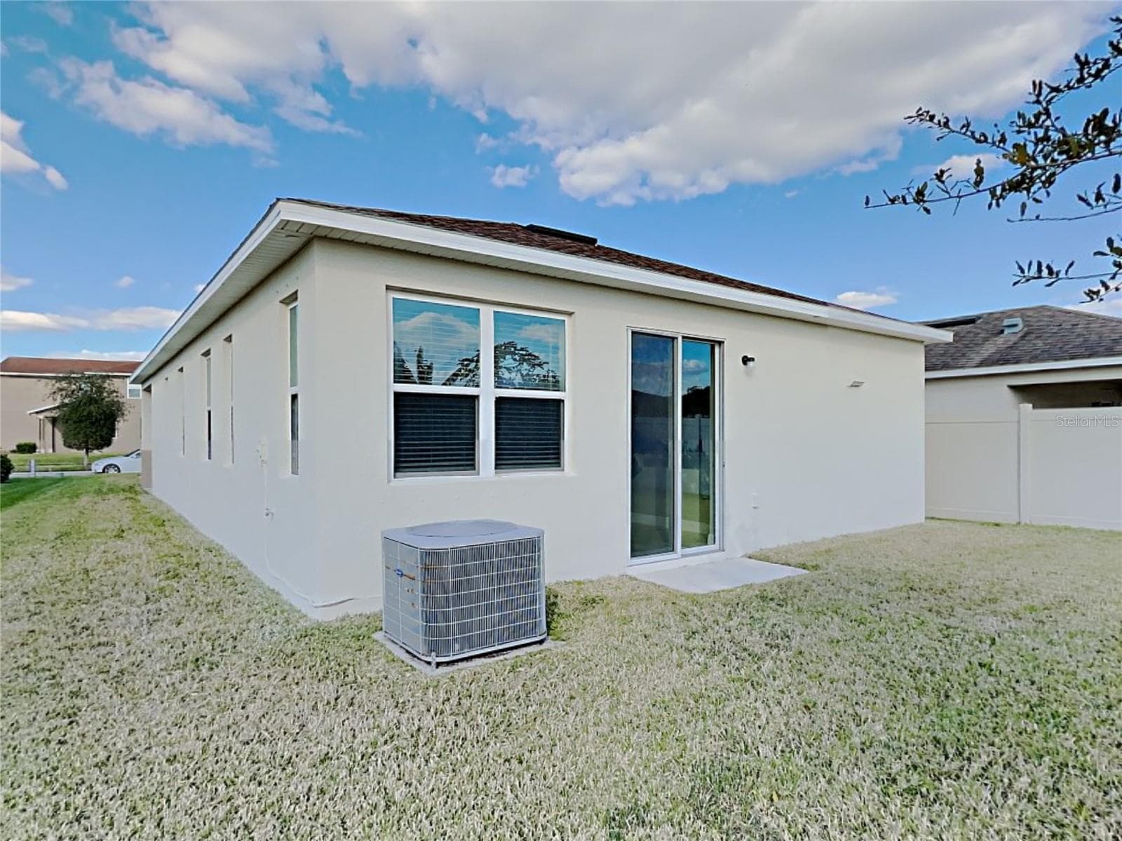 Single Family Residence at 7033 FEATHER WOOD DR, RUSKIN, photo 8 of 17