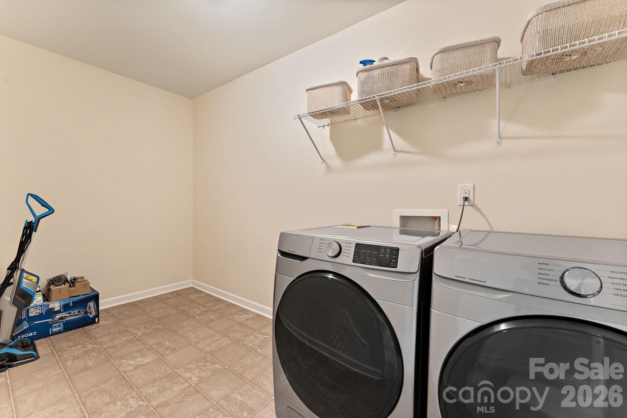 oversized laundry - 206 Notable Lane, Rock Hill