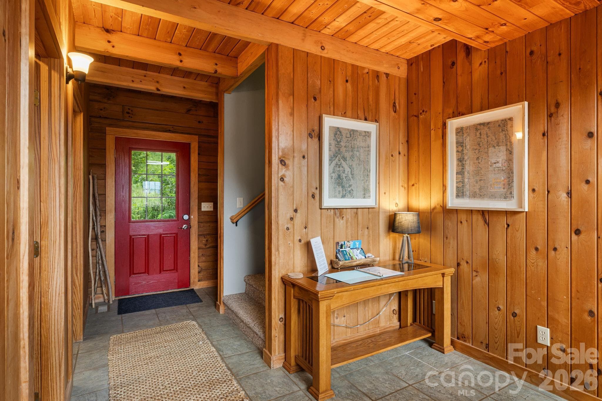entry foyer - 515 Raccoon Branch Road, Green Mountain