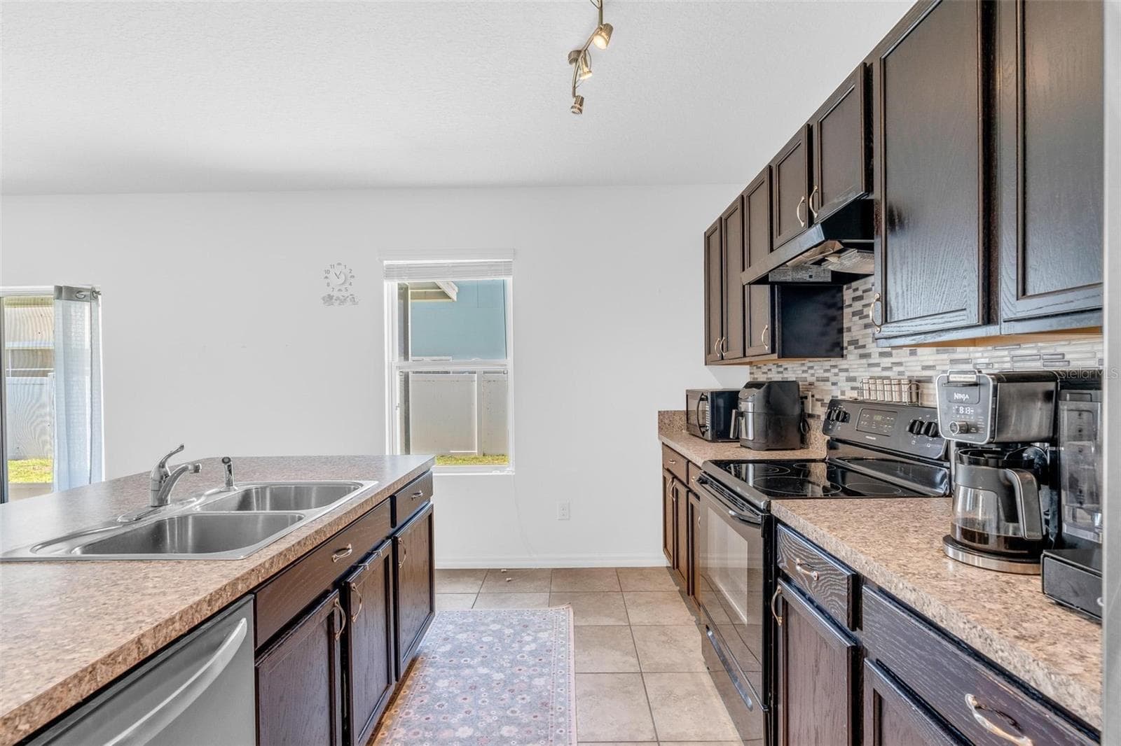 Single Family Residence at 16610 BROADFORD LN, CLERMONT, photo 10 of 29