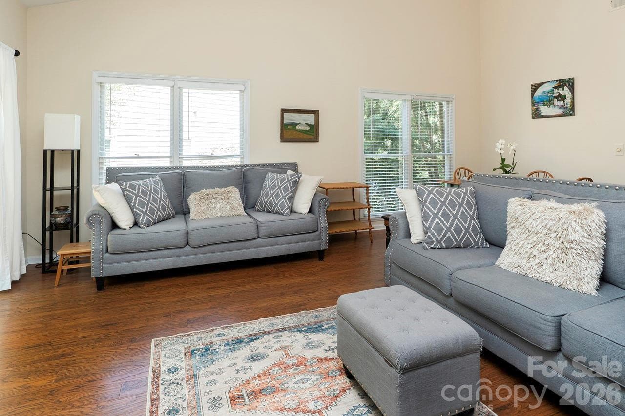 Townhouse at 5935 Fitzwilliams Lane, Charlotte, photo 7 of 23