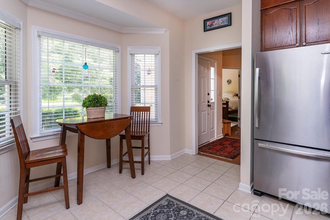 Townhouse at 5935 Fitzwilliams Lane, Charlotte, photo 12 of 23