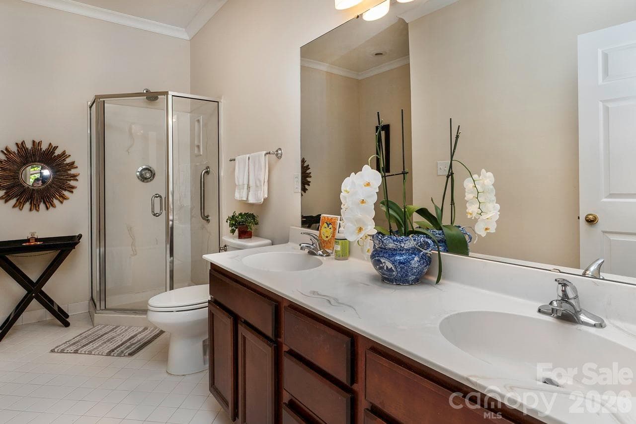 Townhouse at 5935 Fitzwilliams Lane, Charlotte, photo 15 of 23