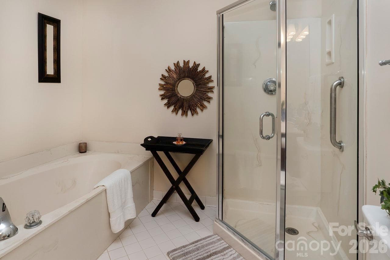 Townhouse at 5935 Fitzwilliams Lane, Charlotte, photo 16 of 23