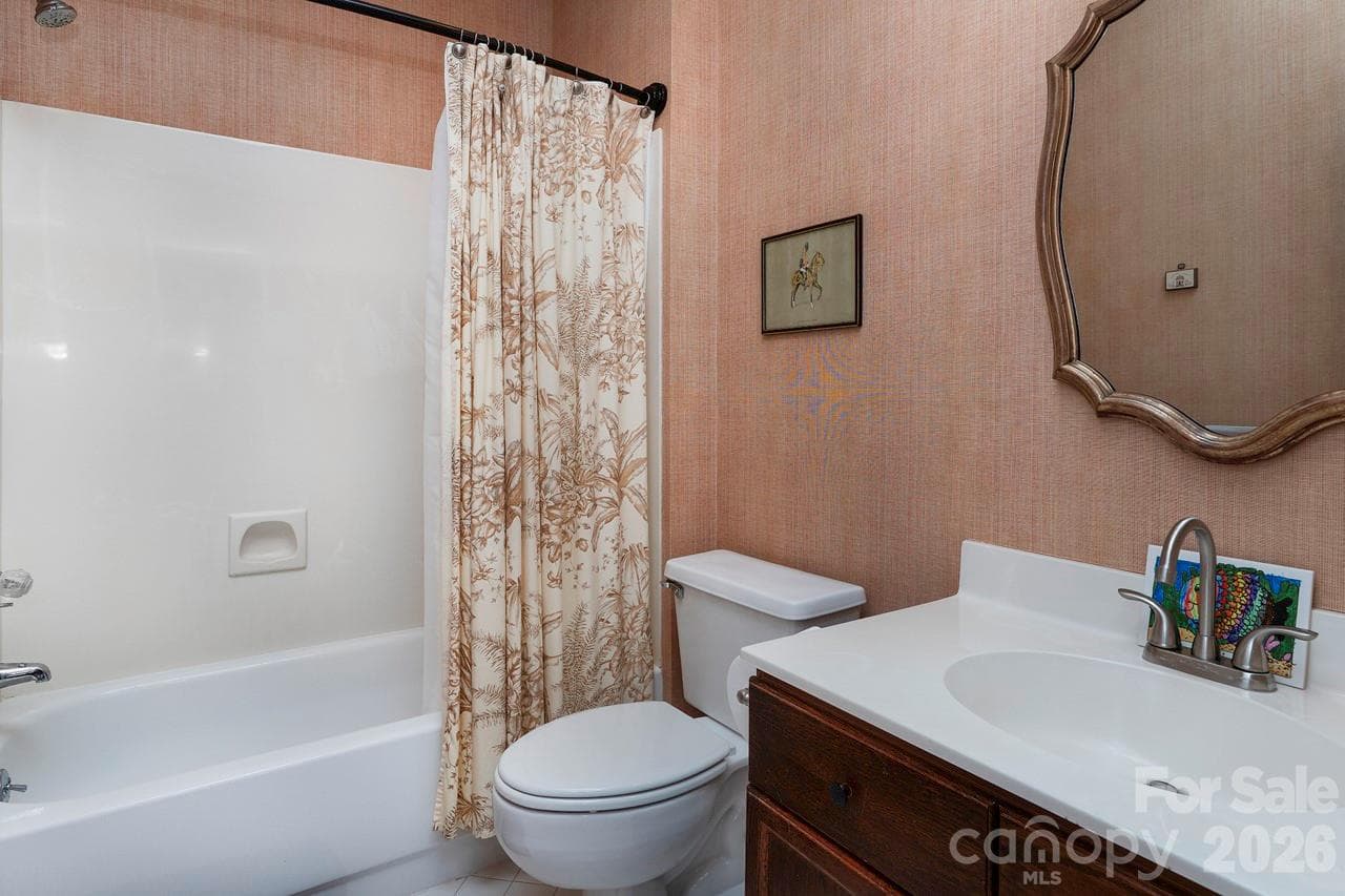 Townhouse at 5935 Fitzwilliams Lane, Charlotte, photo 18 of 23
