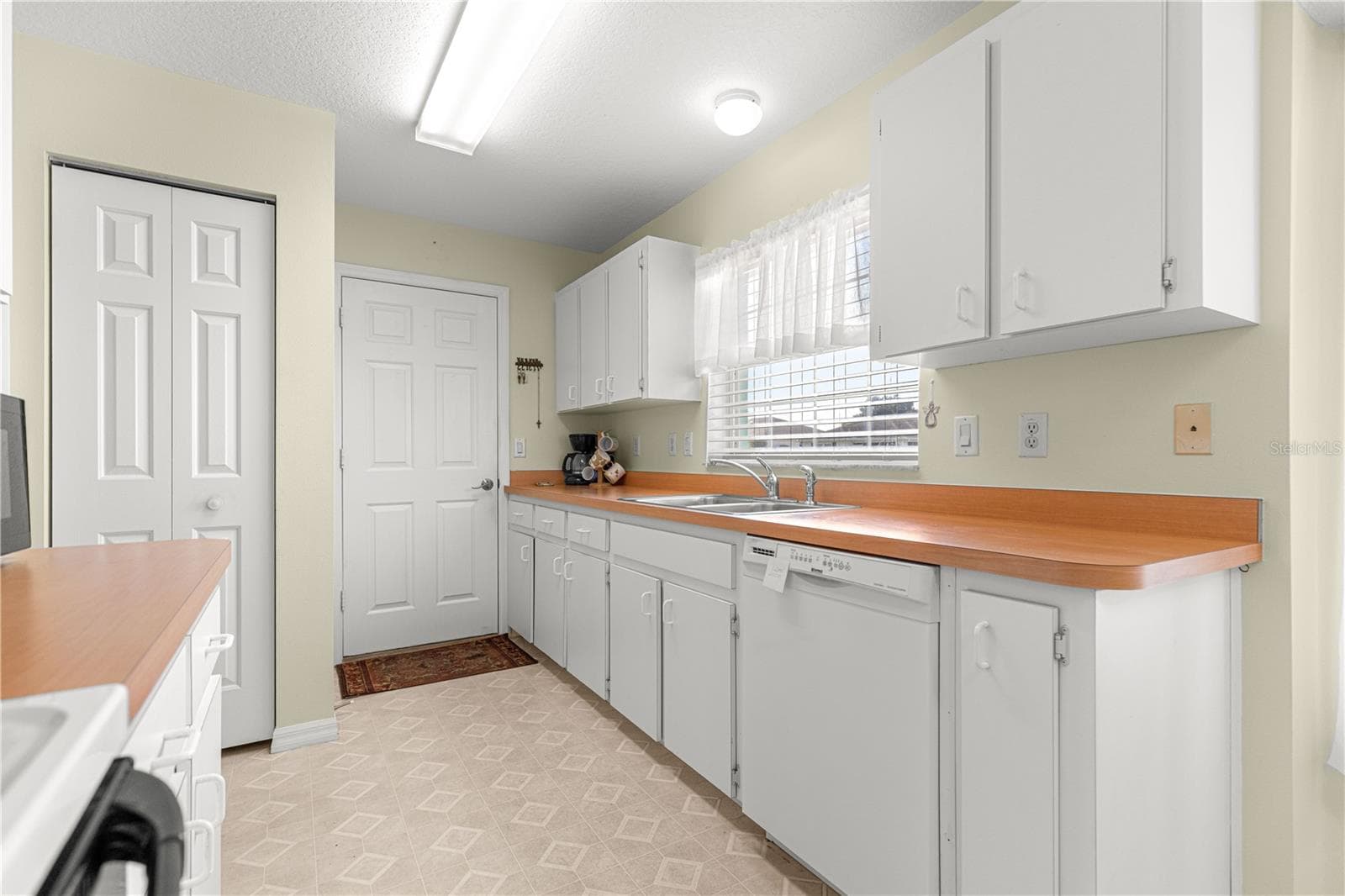 Single Family Residence at 6201 SW 84TH PL, OCALA, photo 9 of 50