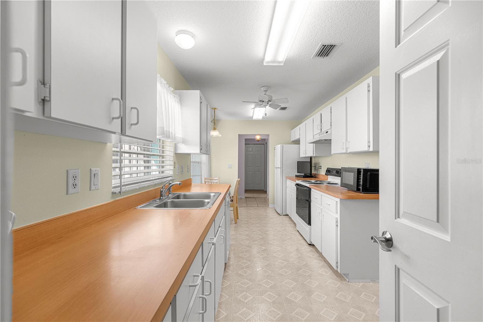 Single Family Residence at 6201 SW 84TH PL, OCALA, photo 11 of 50