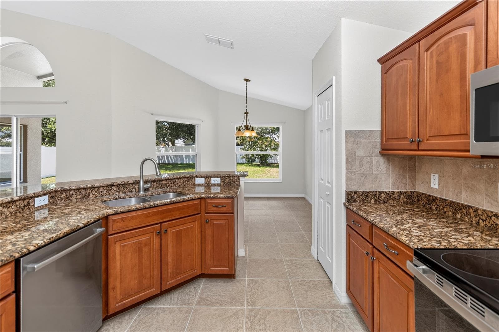 Single Family Residence at 11513 MOSSY OAK DR, ORLANDO, photo 14 of 51