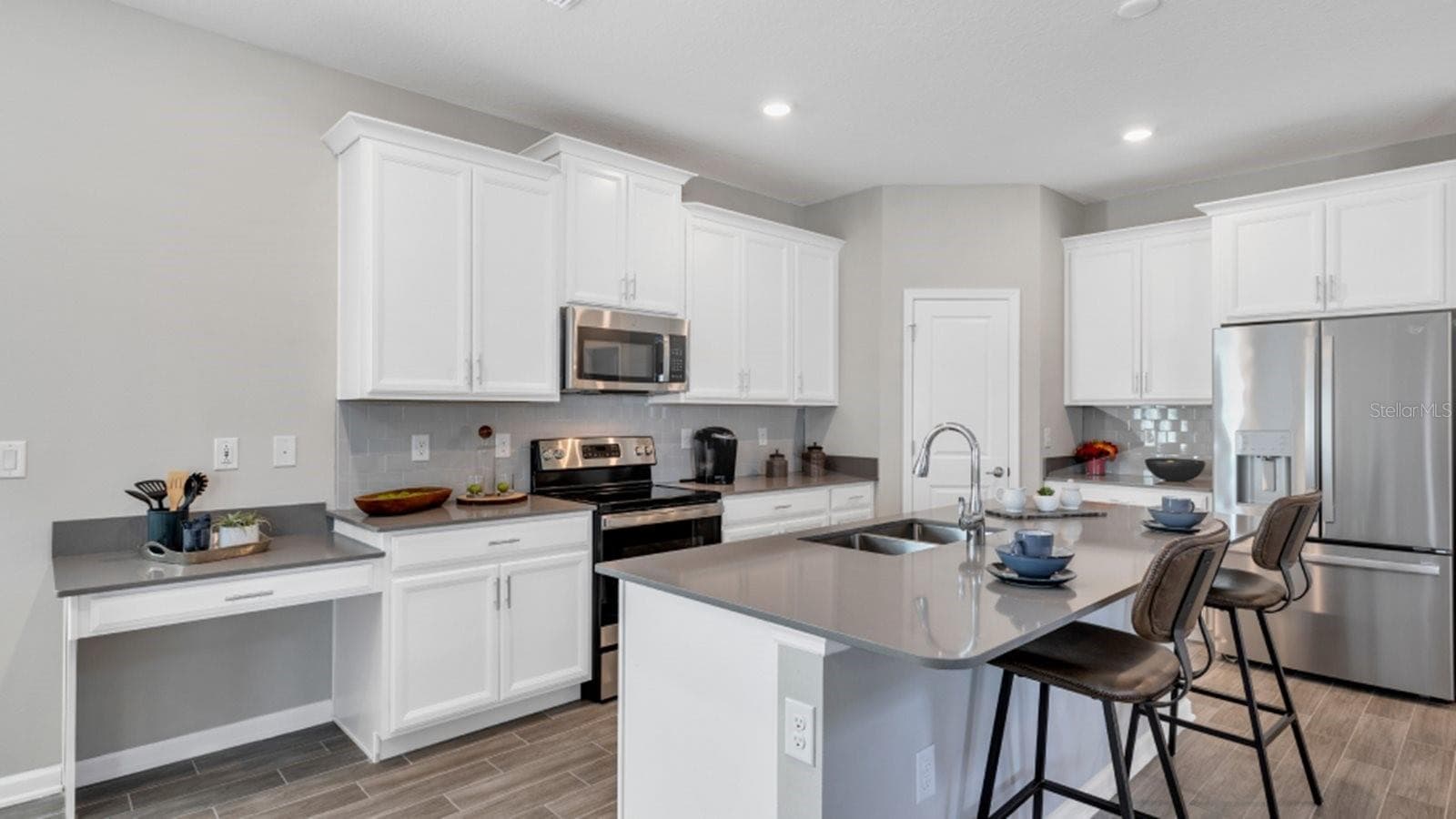 Single Family Residence at 5570 RONIN DR, ST CLOUD, photo 2 of 17