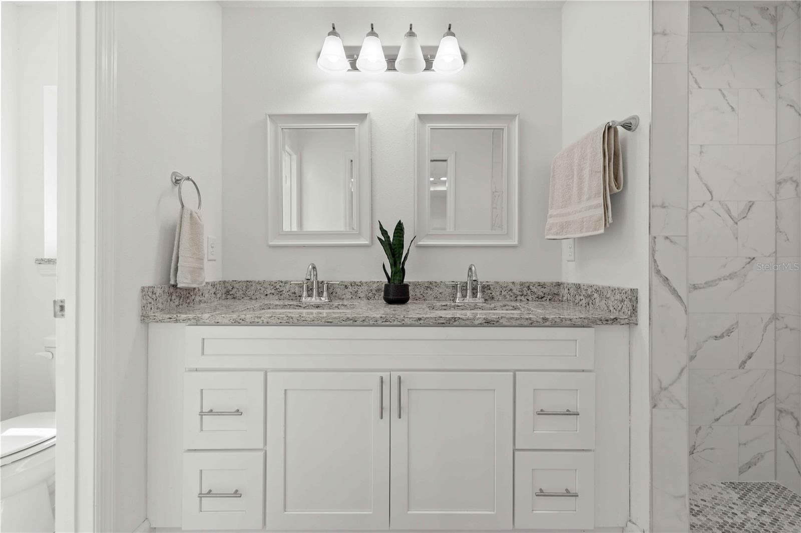 Primary Bath - 20615 SW ROBIN DR, DUNNELLON