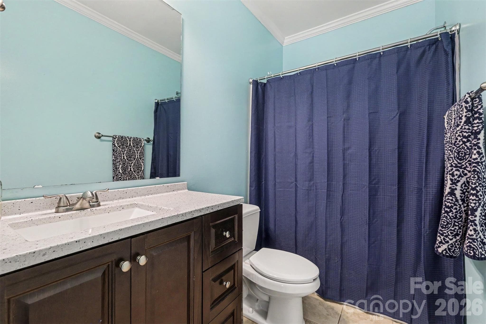 Upstairs bedroom attached full bath - 3647 Venetian Way, York