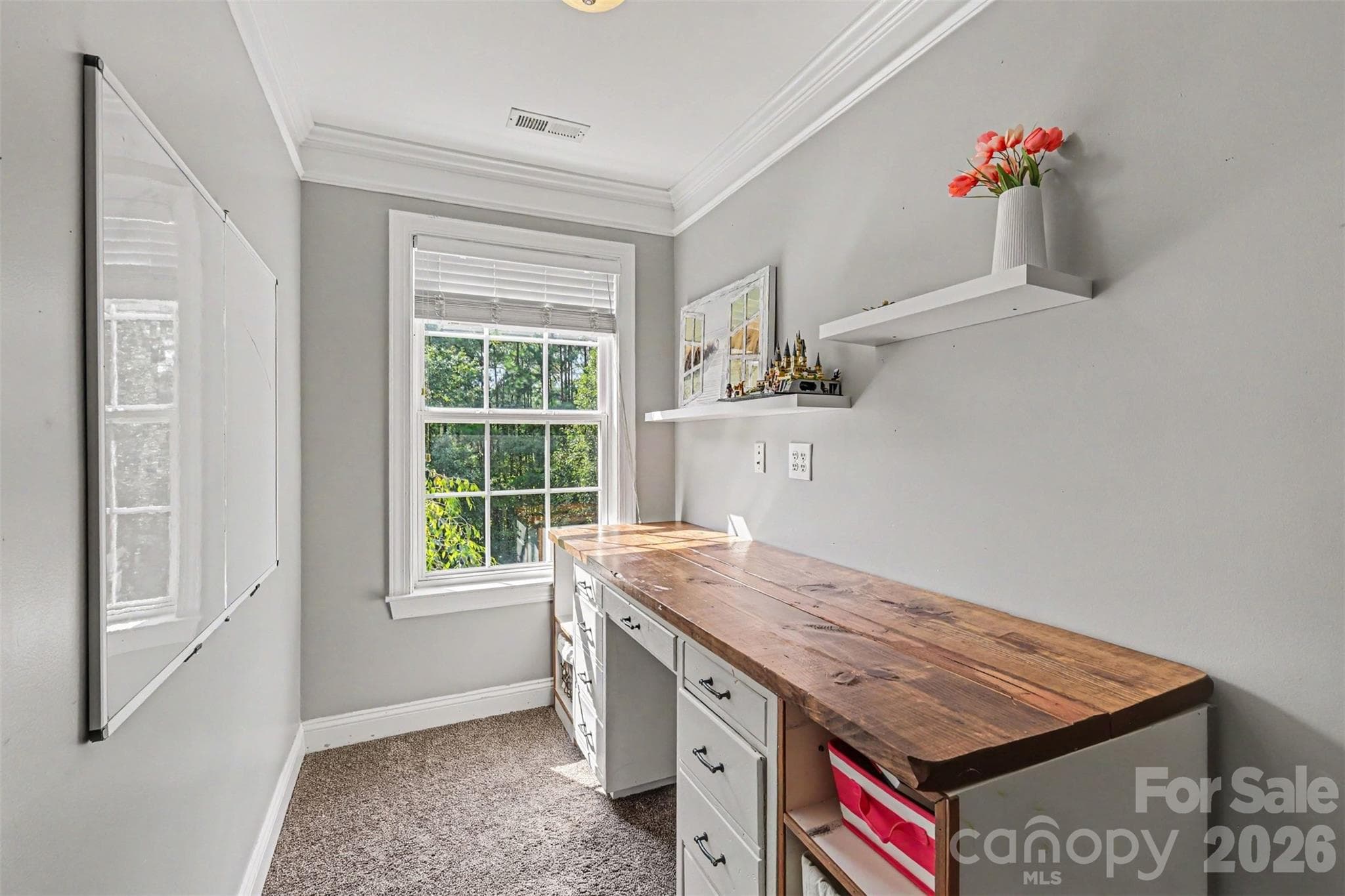 Custom private study/workspace - 3647 Venetian Way, York