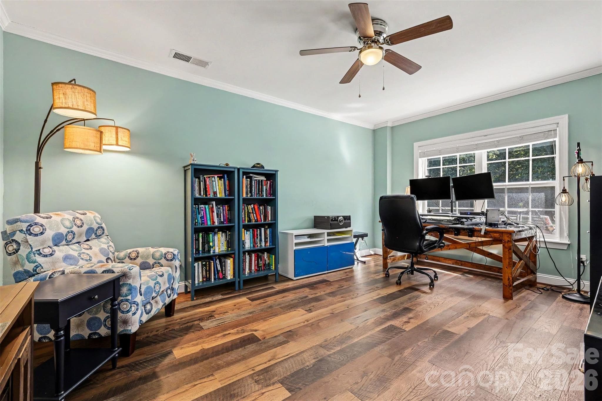 Lower-level office - 3647 Venetian Way, York