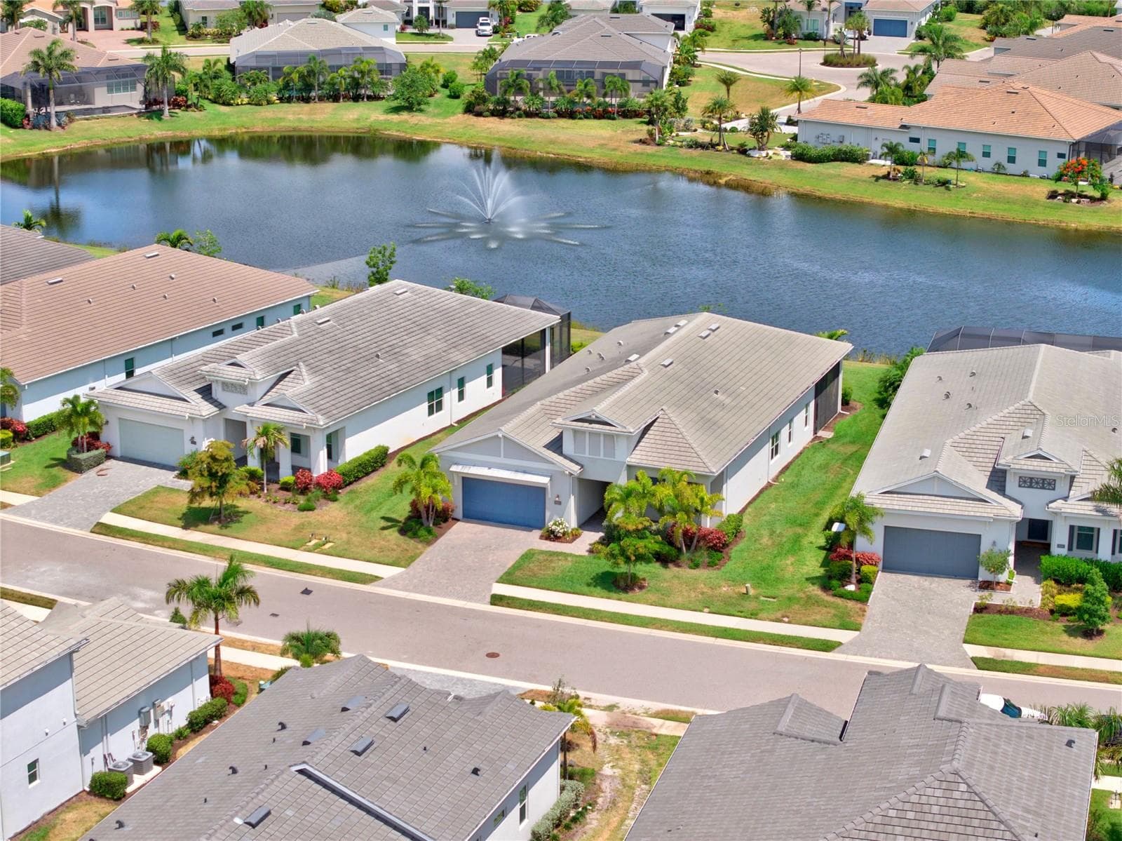 Single Family Residence at 8154 REDONDA LOOP, LAKEWOOD RANCH, photo 72 of 95