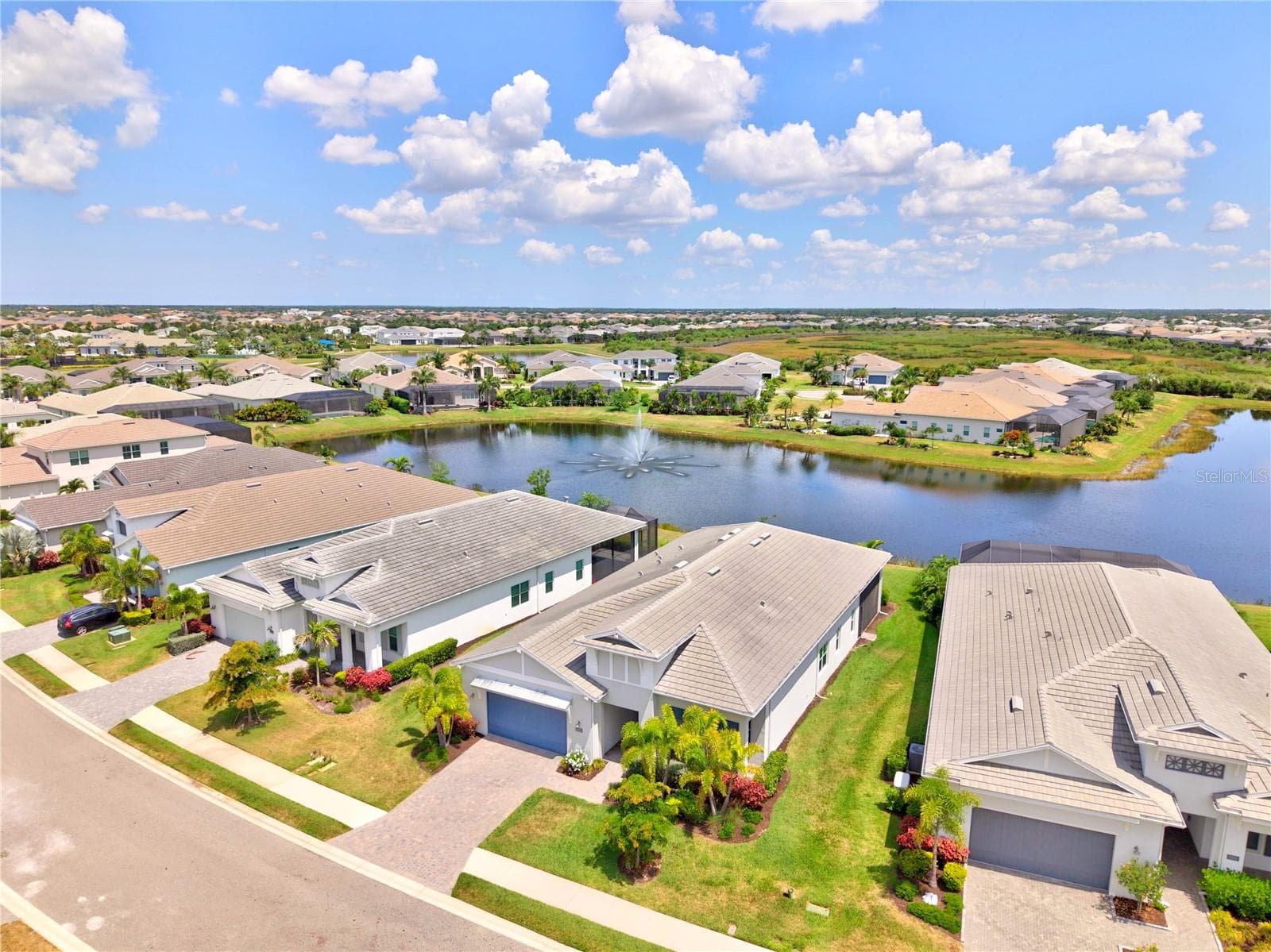 Single Family Residence at 8154 REDONDA LOOP, LAKEWOOD RANCH, photo 73 of 95