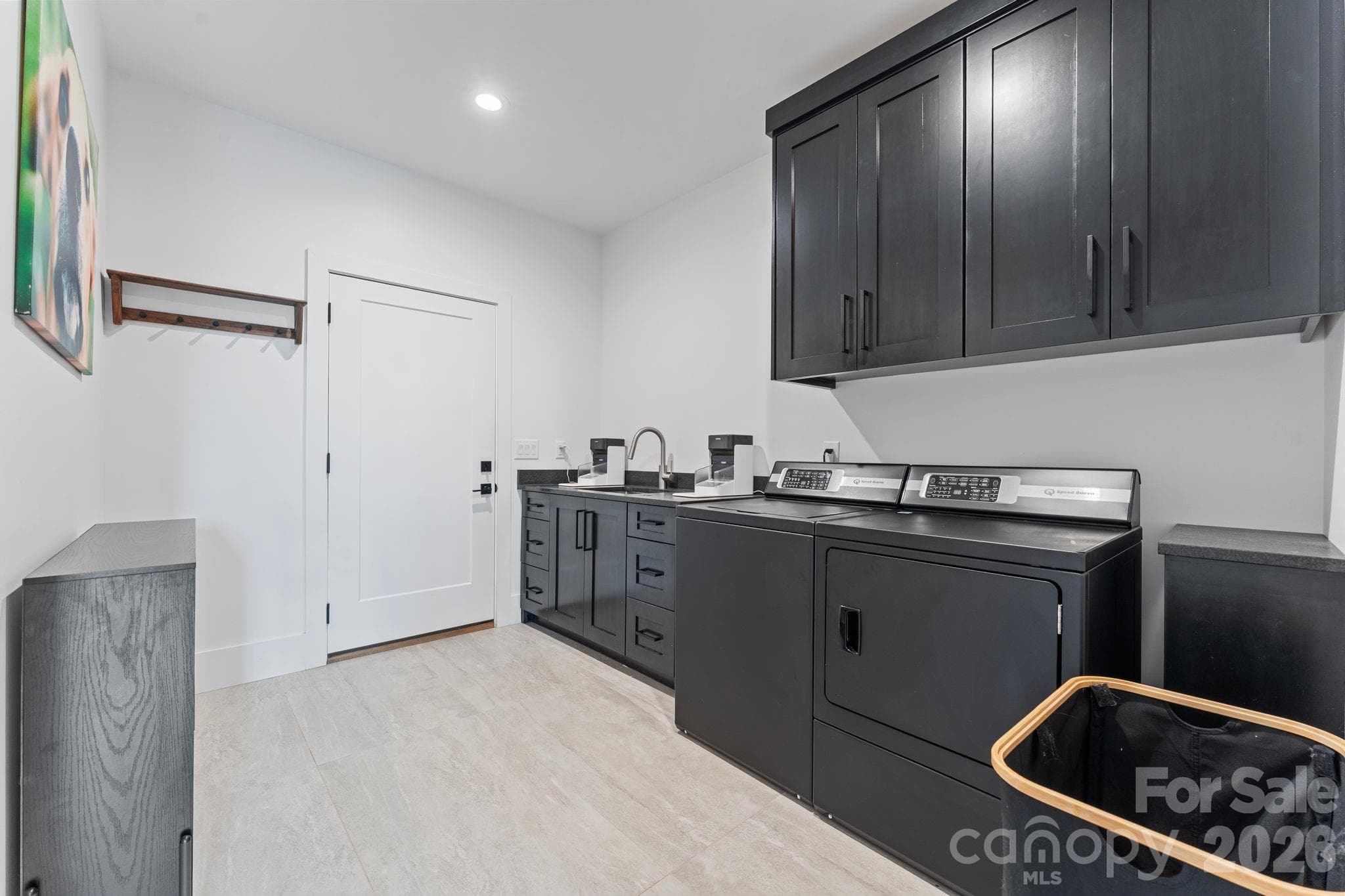 Single Family Residence at 1116 Players Ridge Road, Hickory, photo 21 of 42