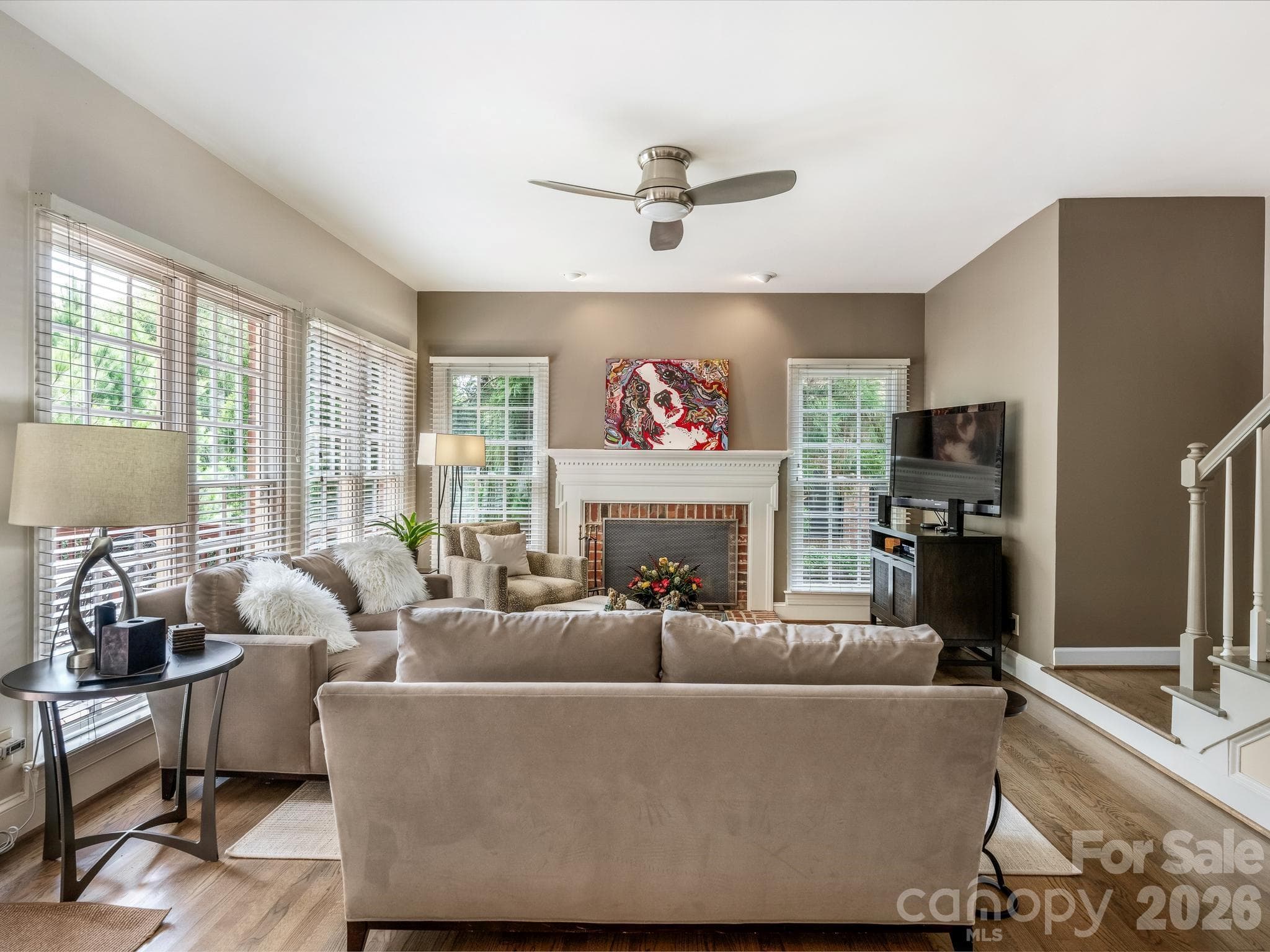 Single Family Residence at 213 Summermore Drive, Charlotte, photo 10 of 34