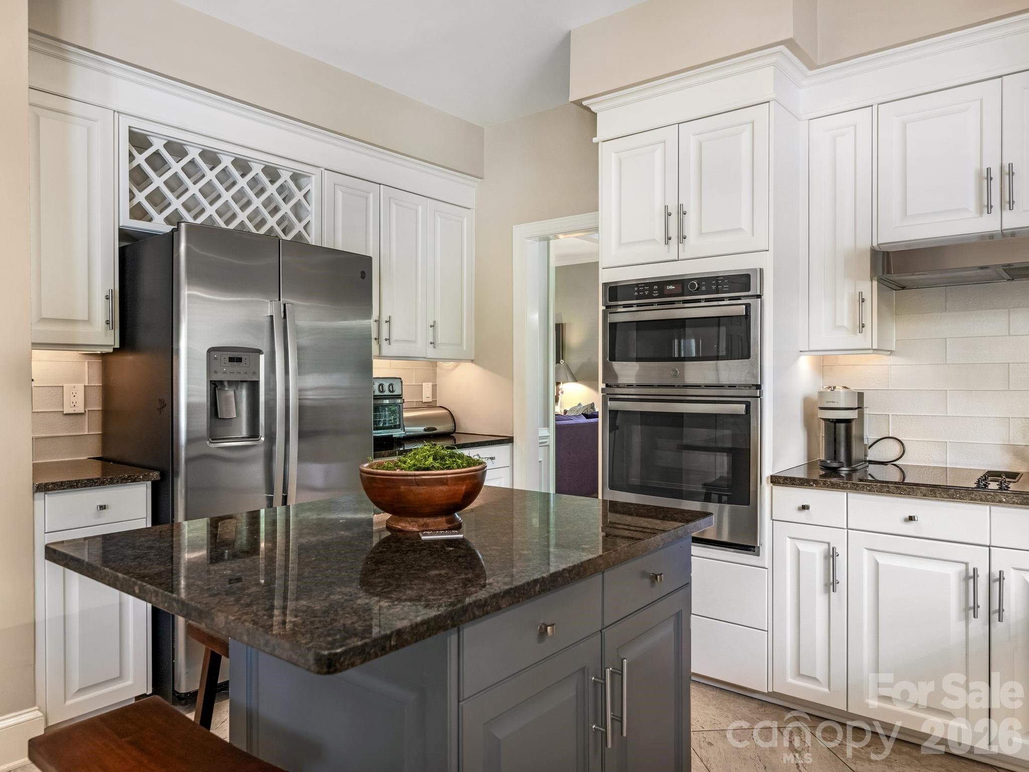 Single Family Residence at 213 Summermore Drive, Charlotte, photo 16 of 34